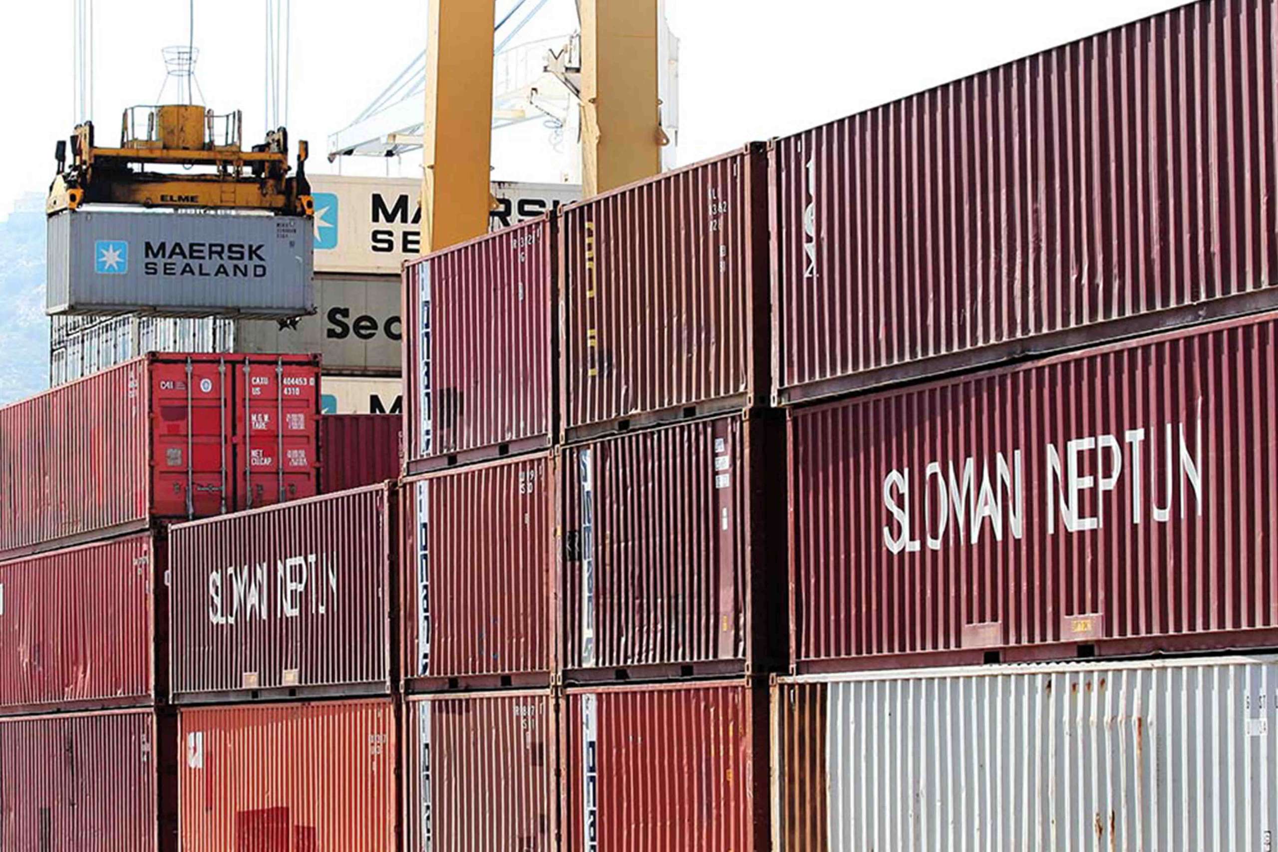 Descarga contenedores Sloman Cartagena Descarga contenedores Sloman Cartagena