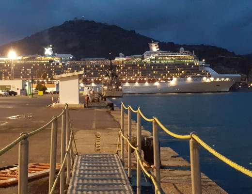 Acceso a barco desde puerto Acceso a barco desde puerto